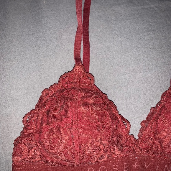 Rose & vine Red Lace lightly-padded Bralette - Picture 2 of 7